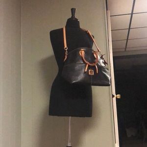 Black leather Dooney and bourke purse